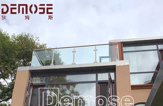 陽臺(tái)欄桿安裝有哪些要求和技術(shù)?