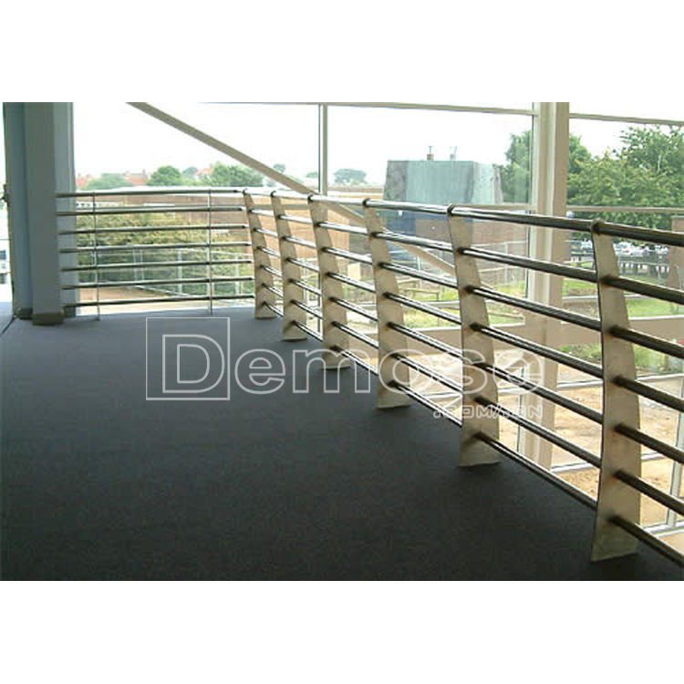 陽(yáng)臺(tái)不銹鋼護(hù)欄